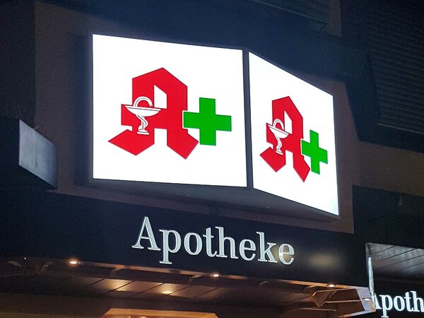 Leuchtkasten Apotheke 02